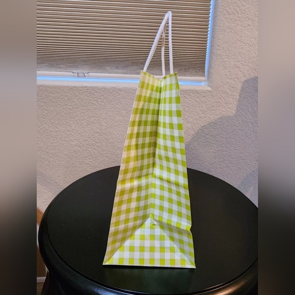 Set of 25 Green Gingham Paper Gift Bags, Medium Size, New - Picture 2 of 3